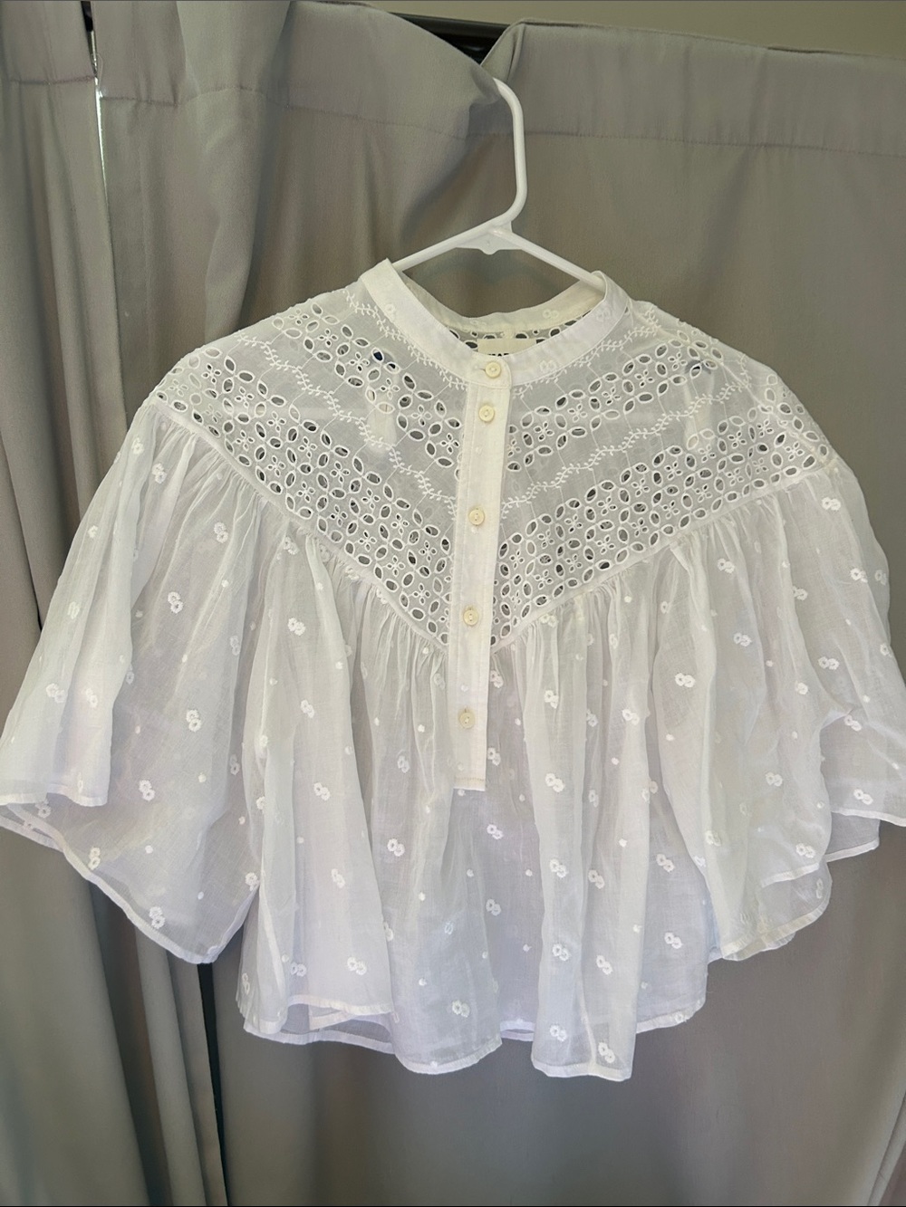 Like new eyelet blouse